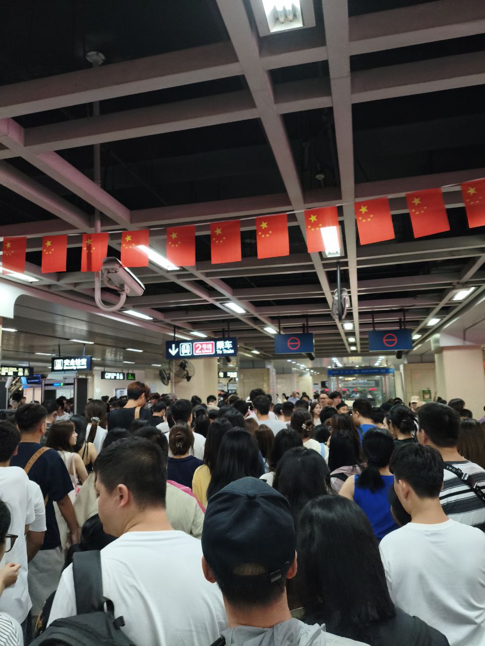 molta gent al carrer